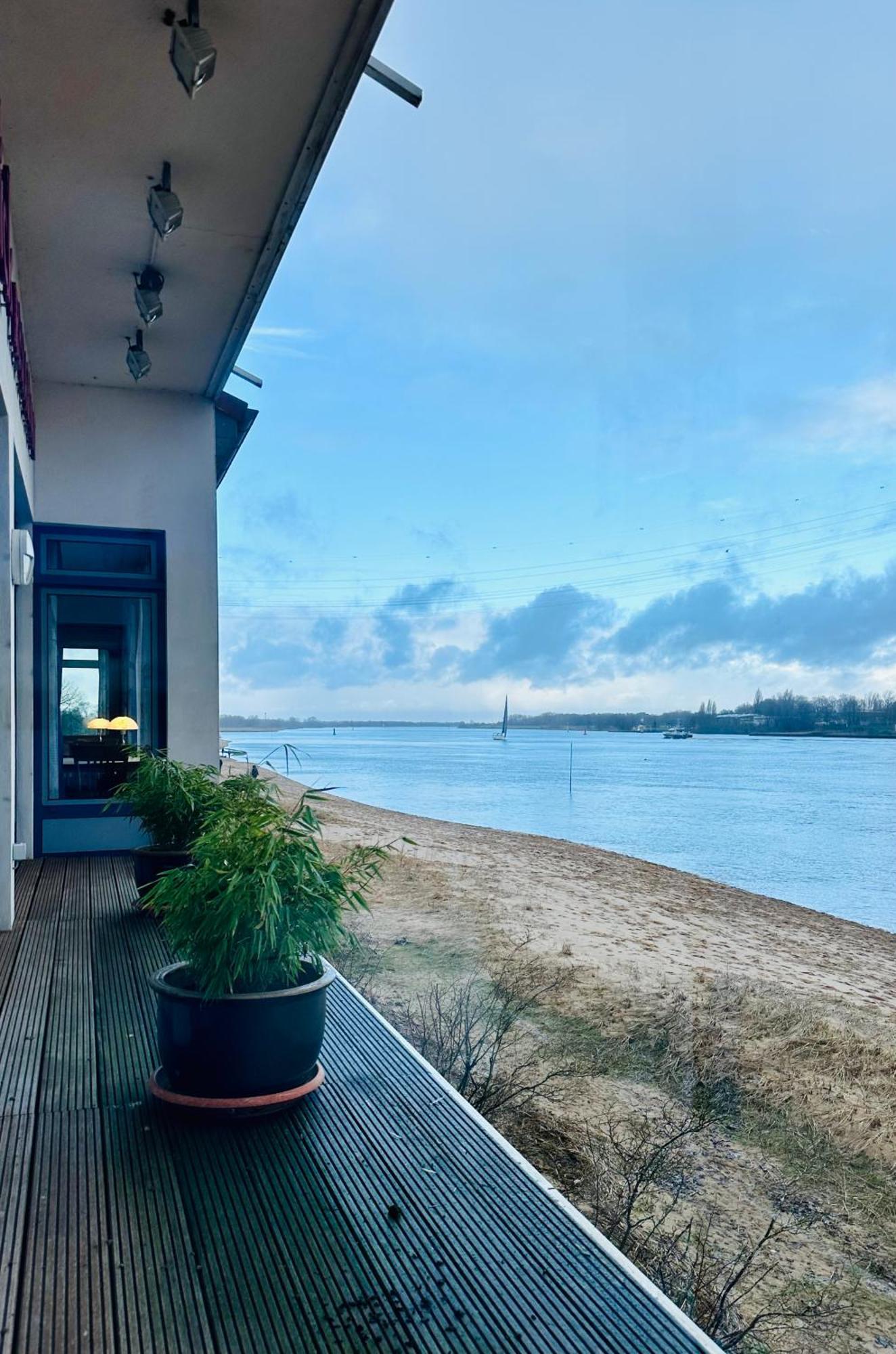 Gaestehaus Weserblick Am Weser-Sandstrand Berne Εξωτερικό φωτογραφία