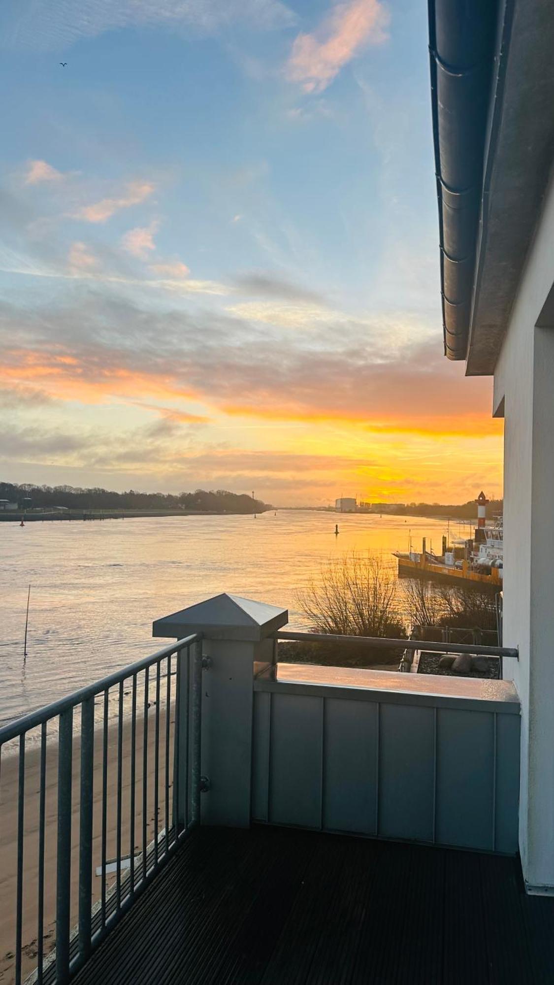 Gaestehaus Weserblick Am Weser-Sandstrand Berne Εξωτερικό φωτογραφία