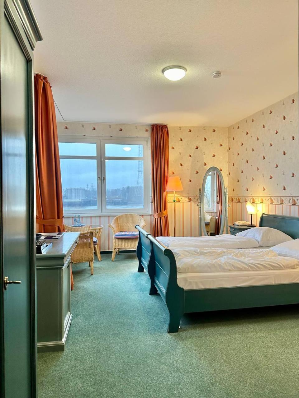 Gaestehaus Weserblick Am Weser-Sandstrand Berne Εξωτερικό φωτογραφία