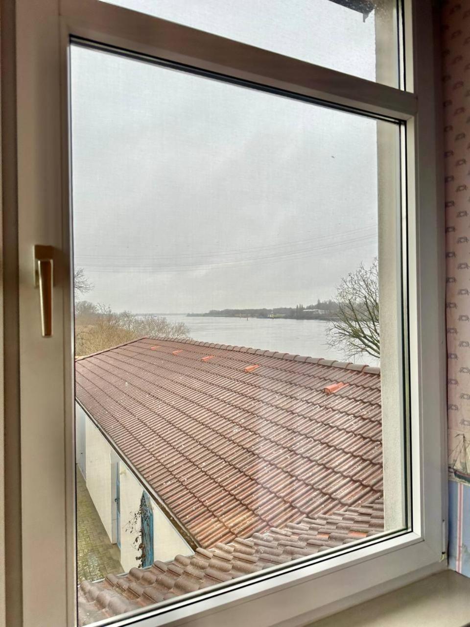 Gaestehaus Weserblick Am Weser-Sandstrand Berne Εξωτερικό φωτογραφία