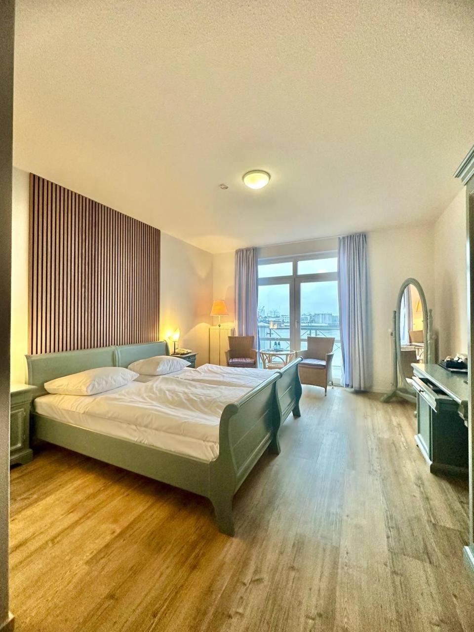 Gaestehaus Weserblick Am Weser-Sandstrand Berne Εξωτερικό φωτογραφία
