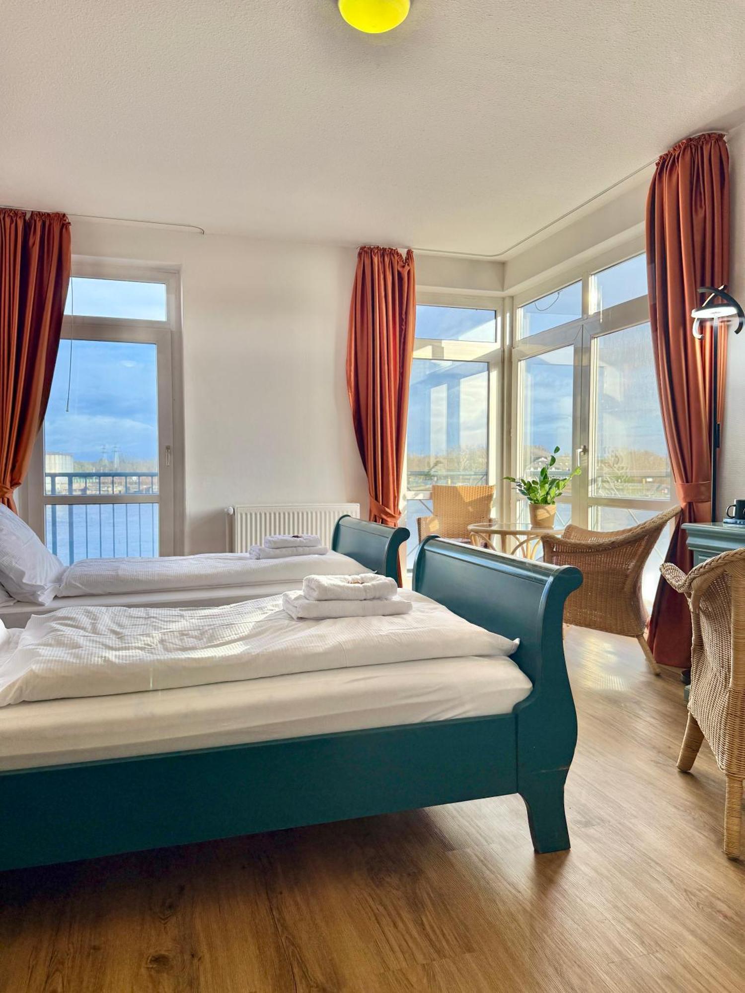 Gaestehaus Weserblick Am Weser-Sandstrand Berne Εξωτερικό φωτογραφία