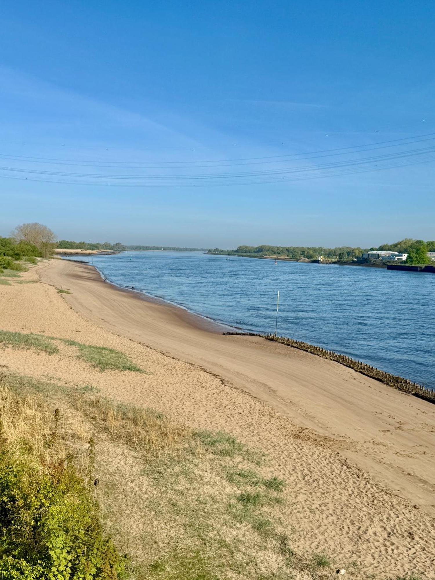 Gaestehaus Weserblick Am Weser-Sandstrand Berne Εξωτερικό φωτογραφία