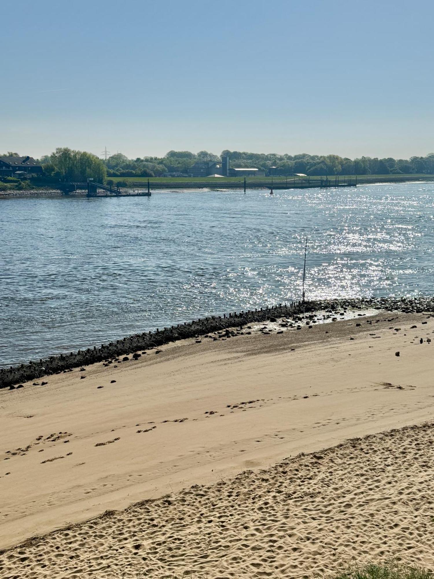 Gaestehaus Weserblick Am Weser-Sandstrand Berne Εξωτερικό φωτογραφία